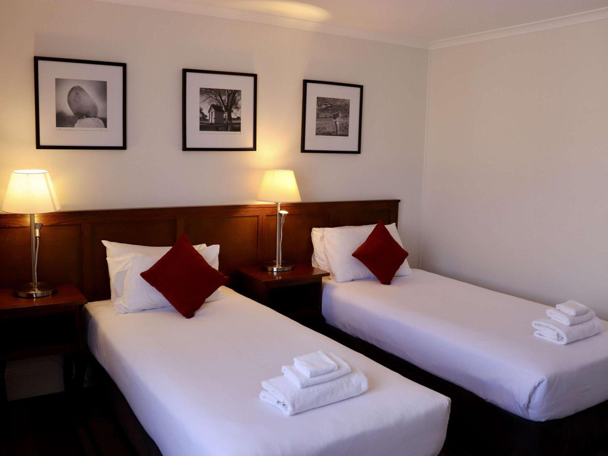 Mercure Canberra Exteriör bild